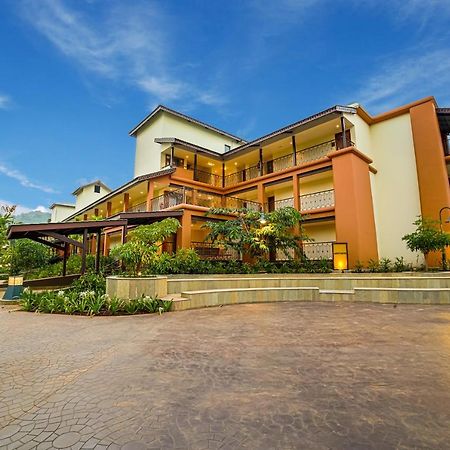 Club Mahindra Assonora Hotel Exterior photo