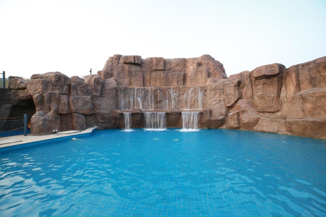 Club Mahindra Assonora Hotel Exterior photo