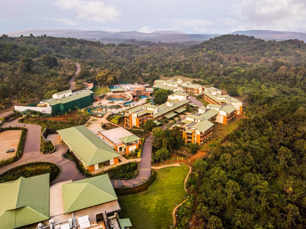 Club Mahindra Assonora Hotel Exterior photo