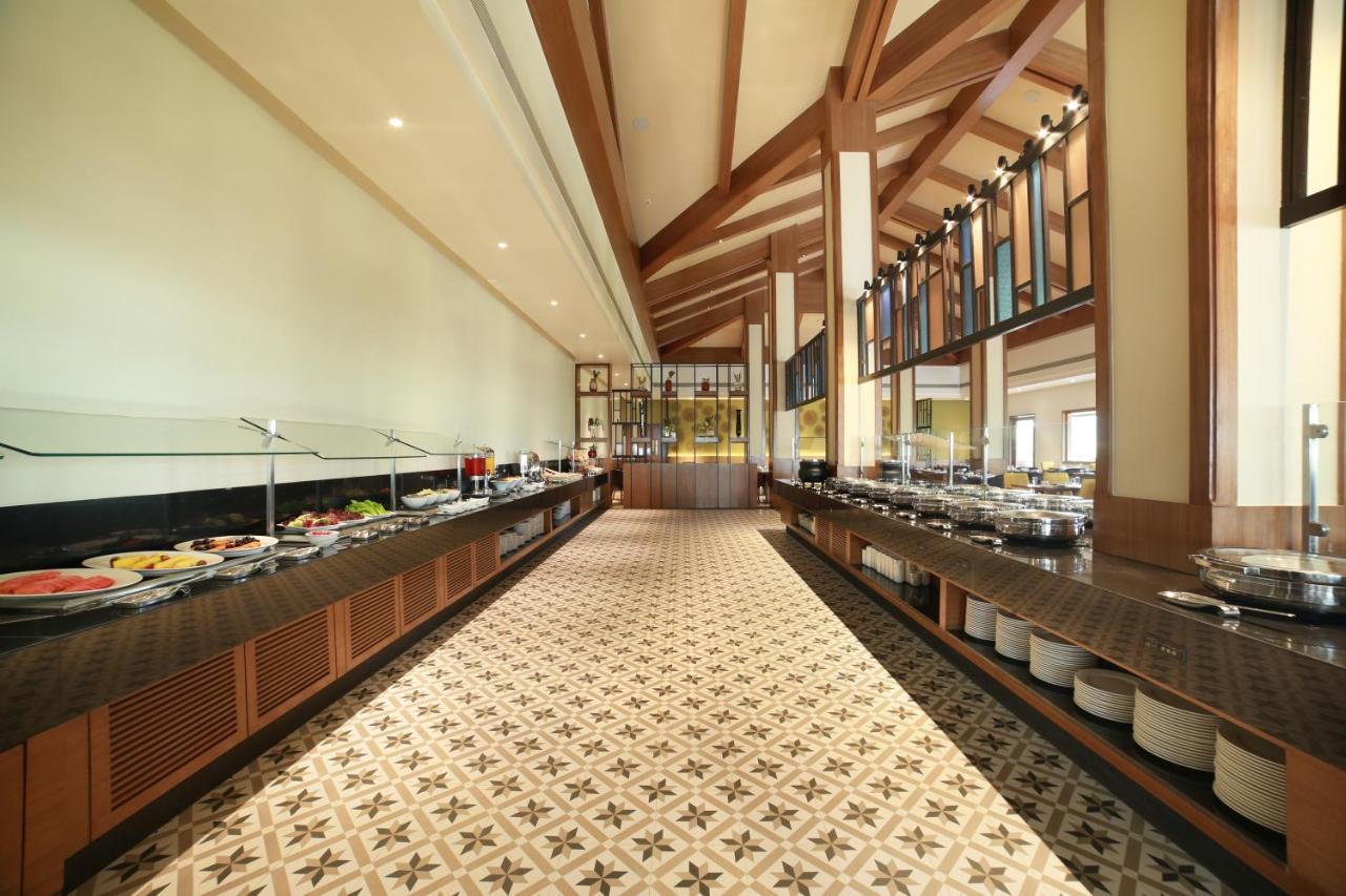 Club Mahindra Assonora Hotel Exterior photo