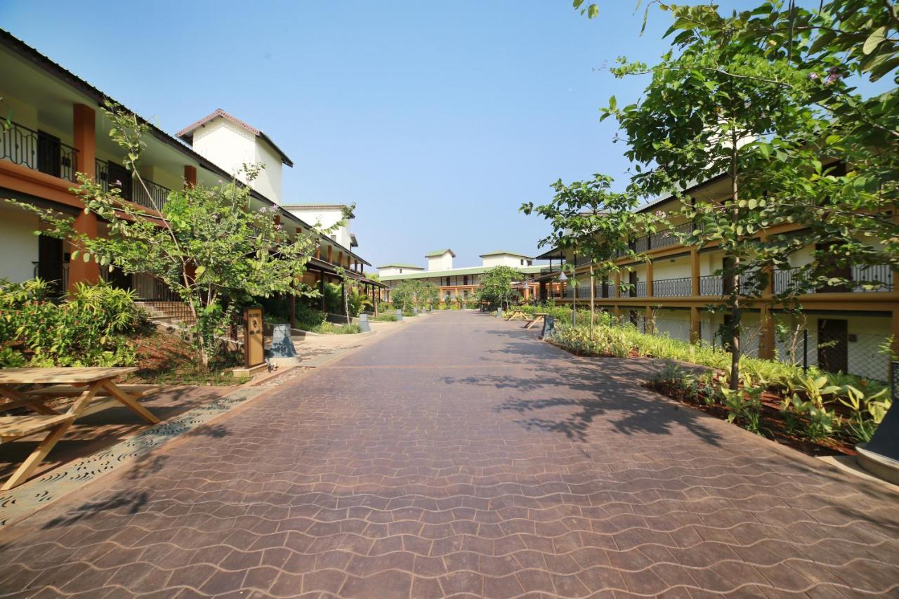 Club Mahindra Assonora Hotel Exterior photo